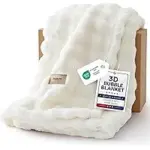 Bedsure 3D Fleece Bubble Blanket – 50×60 inches for $9.34
